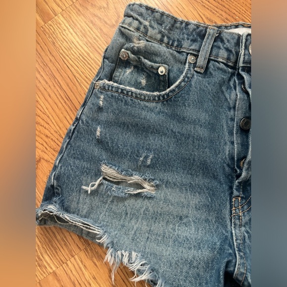 Zara denim distressed shorts 2 - Picture 2 of 8
